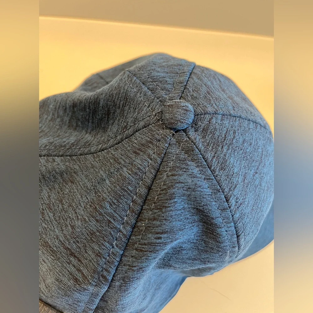 Women’s adjustable lightweight blue under Armour hat